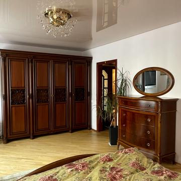 Урлівська вул., 5