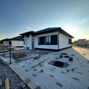 Молодіжна вул.