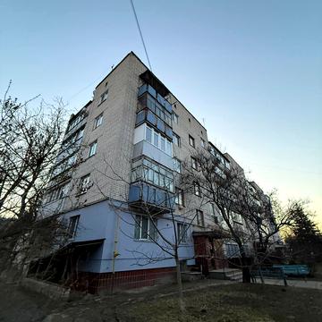 Богдана Хмельницького вул., 17