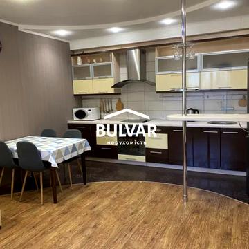 Академіка Павлова вул., 142б