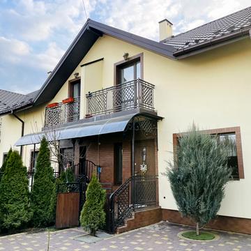 Дмитра Яворницького вул.