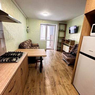 Олени Теліги вул., 18