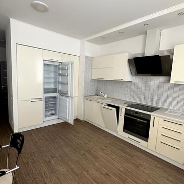 Анни Ахматової вул., 22