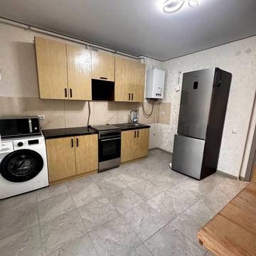 Олени Теліги вул., 18