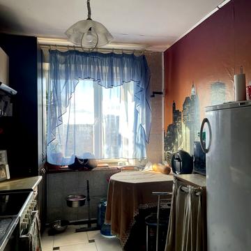 Морозна вул., 27