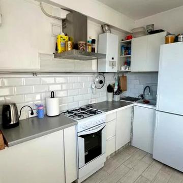 Копальна вул., 10