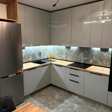 Олеся Бердника вул., 1