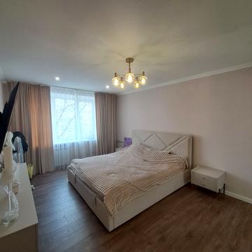 Героїв Майдану вул. (Червоноармійська), 77