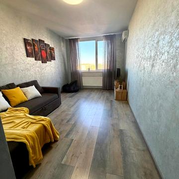 Європейського Союзу просп. (Правди), 41-Д