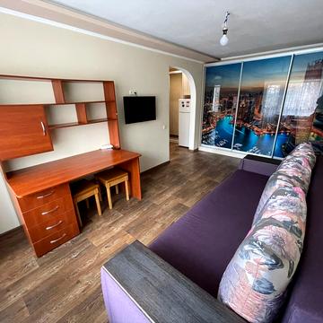 Євгена Гребінки вул., 22