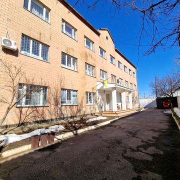 Молодіжна вул., 25