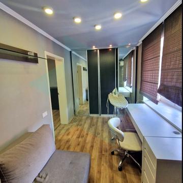 Богдана Хмельницького просп. (Героїв Сталінграда), 32