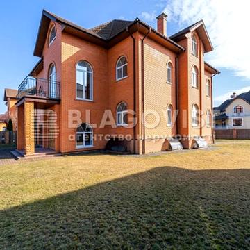 Василя Сухомлинського вул., 19