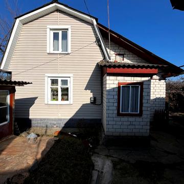 Червона вул., 6