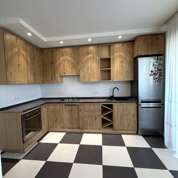 Богдана Хмельницького вул., 1-Б