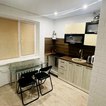 Героїв просп., 23