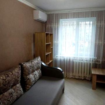 Князя Володимира Великого просп., 141