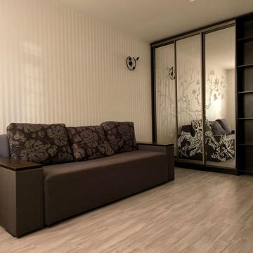 Петра Калнишевського вул. (Михайла Майорова), 7