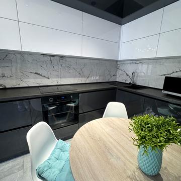 Євгена Чикаленка вул., 81/1