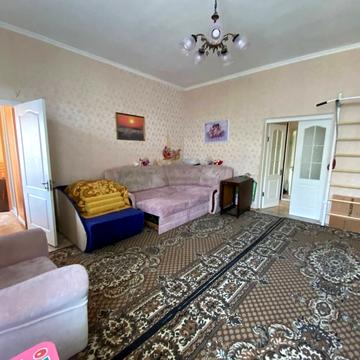 Левка Лукяненка вул. (Василя Жуковського), 7