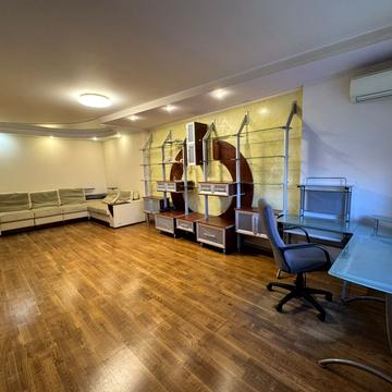 Раїси Окіпної вул., 4