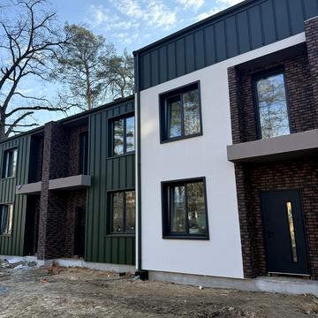 Варшавська вул.