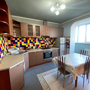 Старицького вул., 20/1