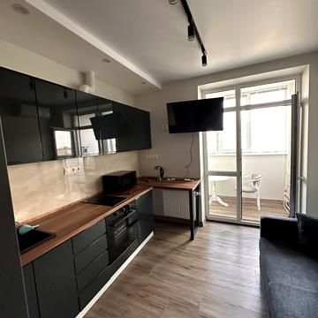 Набережна вул., 8д