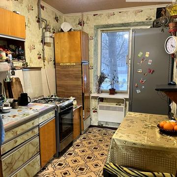 Незалежності вул. (Космонавта Попова), 5