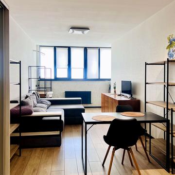 Освіти вул., 15/31