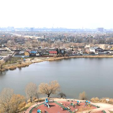 Райдужна вул., 35