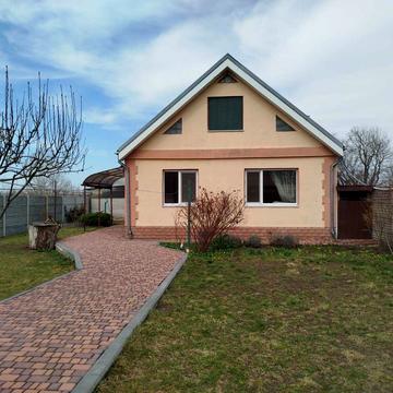 Клубна вул., 22