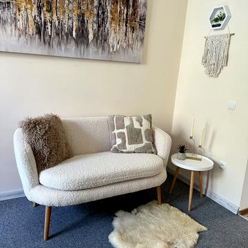 Хорватська вул., 12