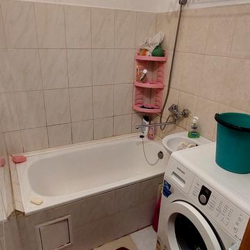 Тролейбусна вул., 5