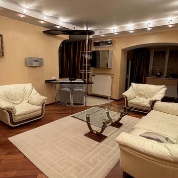 Івана Маряненка пров., 7