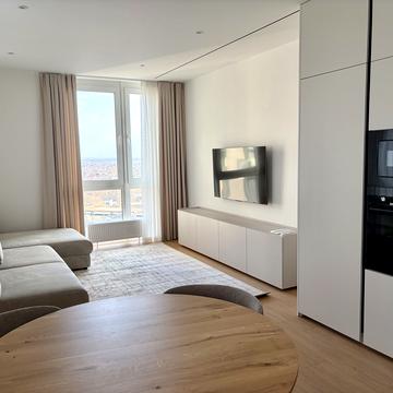 Зарічна вул., 6