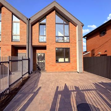 Молодіжна вул., 87