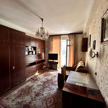 Ореста Левицького вул. (Академіка Курчатова), 25/37