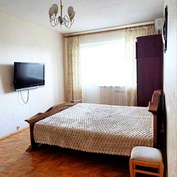 Академіка Заболотного вул., 26