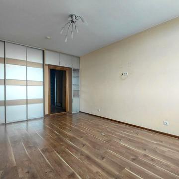 Воскресенська вул., 12-Б