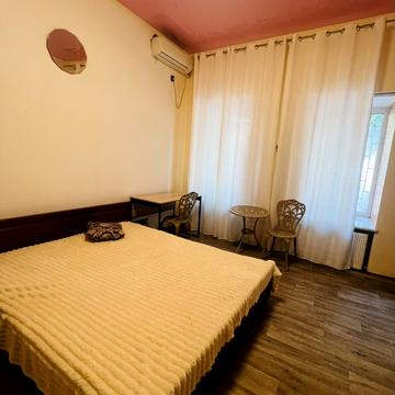 Кіри Муратової вул., 4