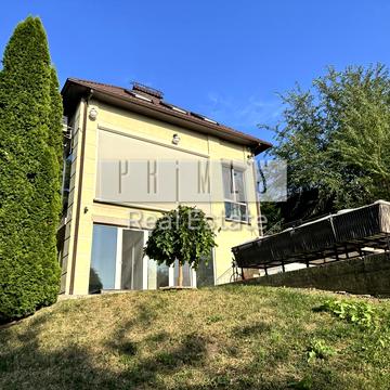 Холмогорський провулок, 16