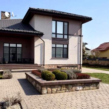 Володимира Великого вул., 21