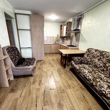 Олени Теліги вул., 18