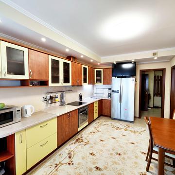 Велика Китаївська вул., 10-А