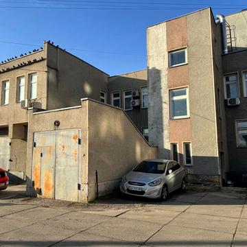 Каштанова вул., 6