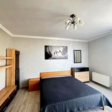 Тараса Шевченка вул., (Будинок 6)