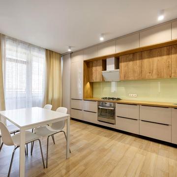 Максима Рильського вул., 14