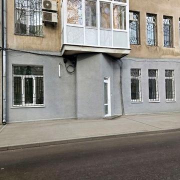 Семінарська вул., 4