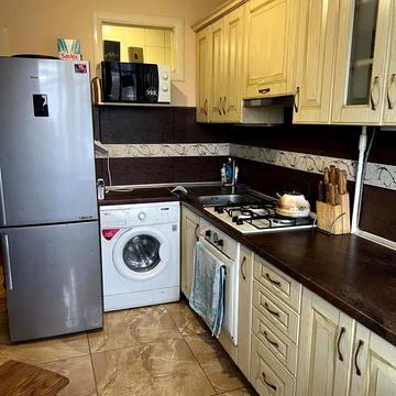 Євгена Патона вул., 6